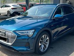 Blau Gebraucht 2020 Audi e-tron SUV | 27.900 € (Fairer Preis)