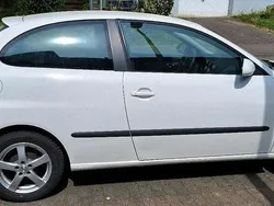 Weiß Gebraucht 2008 Seat Ibiza Kleinwagen | 2.399 € (Fairer Preis)