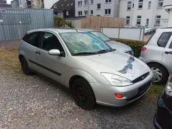Silber Gebraucht 2000 Ford Focus Kleinwagen | 666 €