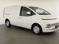 Creamy white solid Neu 2024 Hyundai Staria Trend Van | 32.745 €