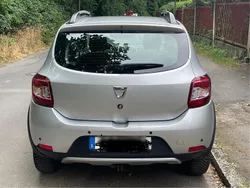 Silber Gebraucht 2013 Dacia Sandero Stepway Kleinwagen | 5.900 €