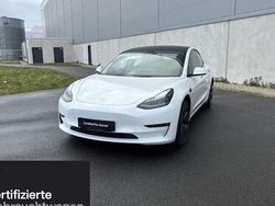 Weiß Gebraucht 2022 Tesla Model 3 Long Range RWD Limousine | 31.600 € (Teuer)