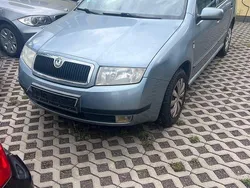 Grau Gebraucht 2002 Skoda Fabia Comfort Limousine | 2.450 € (Fairer Preis)