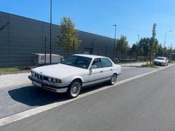 Weiß Gebraucht 1990 BMW 735 Limousine | 10.999 €