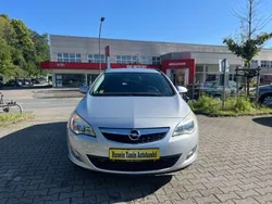 Silber Gebraucht 2012 Opel Astra Design Edition Kombi | 5.500 € (Fairer Preis)