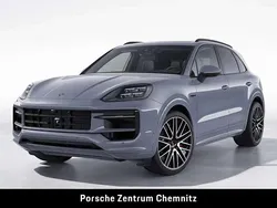 Grau Gebraucht 2024 Porsche Cayenne S E-Hybrid SUV | 109.890 € (Guter Preis)