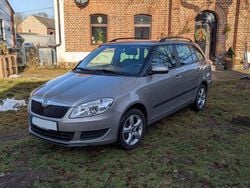 Silber Gebraucht 2012 Skoda Fabia Family Kombi | 4.900 € (Fairer Preis)