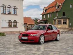 Rot Gebraucht 2003 BMW 325 Performance Kleinwagen | 8.999 € (Teuer)