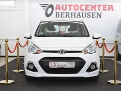 Weiß Gebraucht 2015 Hyundai i10 YES! Kleinwagen | 6.999 € (Guter Preis)