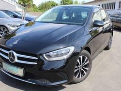 Schwarz Gebraucht 2022 Mercedes B200 Van / Kleinbus | 26.480 € (Superpreis)