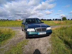 Grün Gebraucht 1997 Mercedes C180 Kombi | 2.749 €