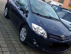 Blau Gebraucht 2012 Toyota Auris Comfort Limousine | 4.000 € (Guter Preis)