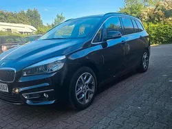 Schwarz Gebraucht 2017 BMW 218 Gran Tourer Luxury Line Van / Kleinbus | 13.450 € (Fairer Preis)