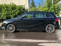 Schwarz Gebraucht 2012 Mercedes B180 Van / Kleinbus | 8.900 € (Fairer Preis)