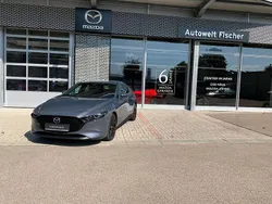 Grau Gebraucht 2024 Mazda 3 Exclusive-Line Limousine | 28.790 € (Fairer Preis)