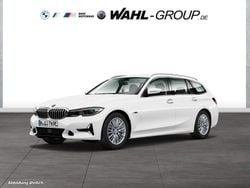Weiß Gebraucht 2022 BMW 320e Luxury Line Kombi | 26.890 € (Guter Preis)