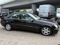 Obsidianschwarz metalliclack Gebraucht 2007 Mercedes C220 Elegance Limousine | 2.990 €