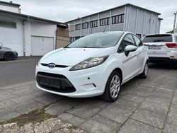 Weiß Gebraucht 2009 Ford Fiesta Kleinwagen | 5.299 € (Etwas zu teuer)