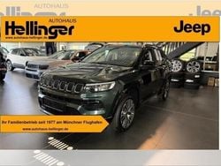 Grün (techno green metallic clear coat) Neu 2025 Jeep Compass Summit SUV | 44.900 € (Teuer)