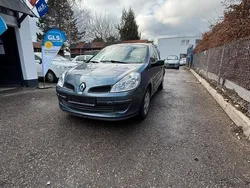 Grau Gebraucht 2006 Renault Clio II Authentique Kleinwagen | 2.290 €