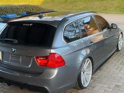 Grau Gebraucht 2011 BMW 330 M Sport Kombi | 7.999 € (Teuer)