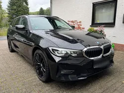 Schwarz Gebraucht 2020 BMW 318 Kombi | 16.000 € (Fairer Preis)