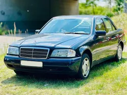 Blau Gebraucht 1993 Mercedes C180 Elegance Limousine | 4.700 €