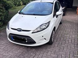 Weiß Gebraucht 2010 Ford Fiesta Trend Kleinwagen | 2.650 € (Fairer Preis)