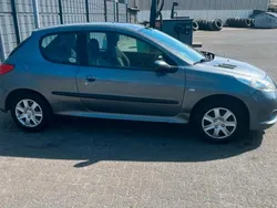 Grau Gebraucht 2006 Peugeot 207 Kleinwagen | 1.200 €