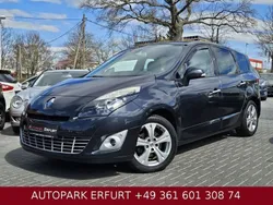 Grau Gebraucht 2012 Renault Scénic III Dynamique Van / Kleinbus | 7.890 € (Teuer)