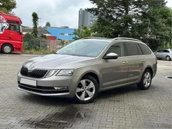 Beige Gebraucht 2017 Skoda Octavia Ambiente Kombi | 10.999 € (Guter Preis)