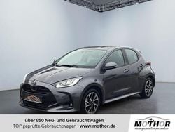 Grau Gebraucht 2023 Toyota Yaris Limousine | 19.949 € (Guter Preis)