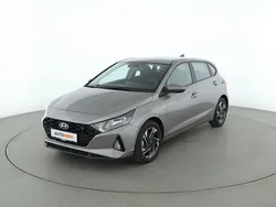 Grau Gebraucht 2023 Hyundai i20 Trend Limousine | 19.280 € (Fairer Preis)