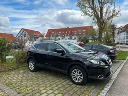 Schwarz Gebraucht 2015 Nissan Qashqai SUV | 8.799 € (Fairer Preis)