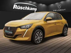 Gelb Gebraucht 2021 Peugeot e-208 Active Kleinwagen | 15.480 € (Fairer Preis)