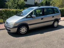 Silber Gebraucht 2001 Opel Zafira Van / Kleinbus | 2.000 € (Fairer Preis)
