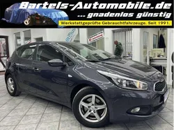 Grau Gebraucht 2015 Kia Ceed Limousine | 6.450 € (Guter Preis)
