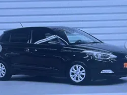 Schwarz Gebraucht 2016 Hyundai i20 Passion Limousine | 9.000 € (Fairer Preis)