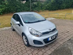 Silber Gebraucht 2012 Kia Rio Edition 7 Limousine | 7.999 € (Fairer Preis)