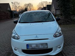 Weiß Gebraucht 2015 Mitsubishi Space Star Kleinwagen | 2.900 € (Guter Preis)