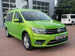 Grün Gebraucht 2019 VW Caddy Maxi Highline Van / Kleinbus | 29.990 €