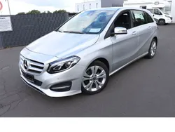 Silber Gebraucht 2018 Mercedes B200 Van / Kleinbus | 18.990 € (Fairer Preis)