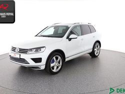 Oryxweiß Gebraucht 2015 VW Touareg R-line SUV | 28.880 € (Fairer Preis)