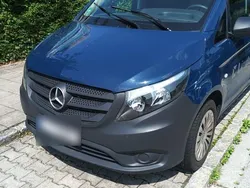Blau Gebraucht 2023 Mercedes Vito Van / Kleinbus | 30.999 € (Guter Preis)