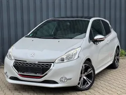 Weiß Gebraucht 2014 Peugeot 208 GTi Kleinwagen | 10.490 € (Etwas zu teuer)