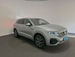 Oyster silver (silber) Gebraucht 2023 VW Touareg R-line SUV | 56.840 € (Guter Preis)