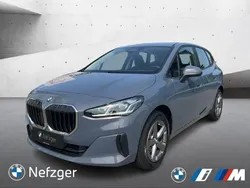 Grau Gebraucht 2022 BMW 218 Active Tourer Van / Kleinbus | 24.990 € (Guter Preis)