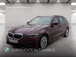 Rot Gebraucht 2022 BMW 330e Sport Line Kombi | 33.980 € (Guter Preis)