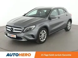 Grau Gebraucht 2015 Mercedes GLA200 Urban SUV | 17.290 € (Fairer Preis)