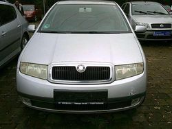 Diamantsilber metallic Gebraucht 2001 Skoda Fabia Comfort Kleinwagen | 1.490 € (Fairer Preis)